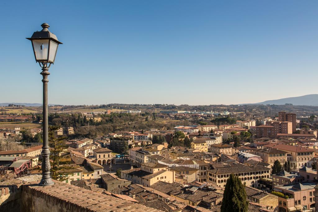 Whitehouse Hotel Colle di Val d'Elsa Buitenkant foto